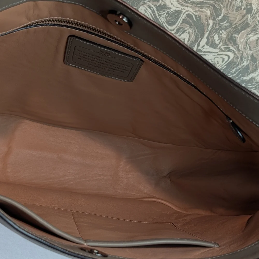 Coach Mae Nomad Hobo Shoulder Crossbody Bag *BROKEN STRAP* - Picture 9 of 16